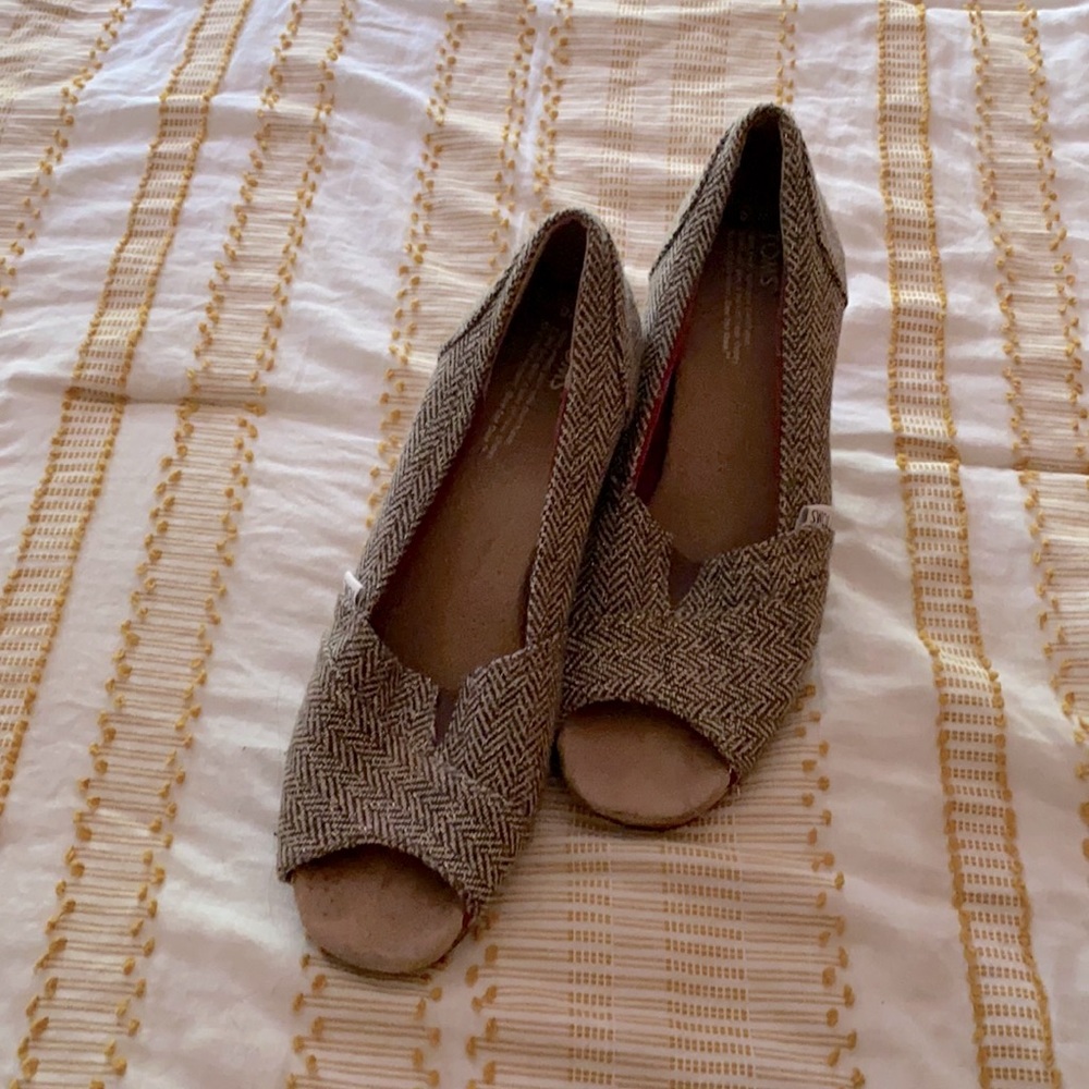 EUC TOMS tweed wedges
